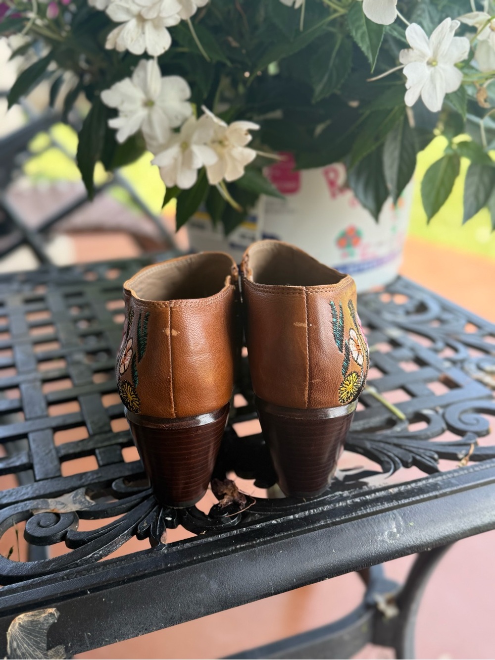 Donald Pliner Western Couture Embroidered Floral Leather Ankle Booties Brown Sz7 - Picture 4 of 9